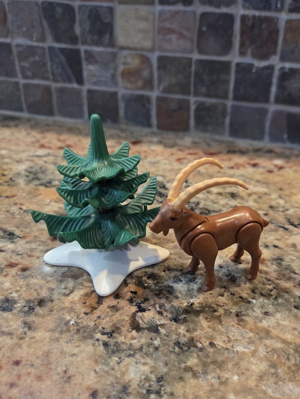 Playmobil Large Pine Tree 3" Forest Evergreen & Ram 2" X 2"  Accessory Vintage